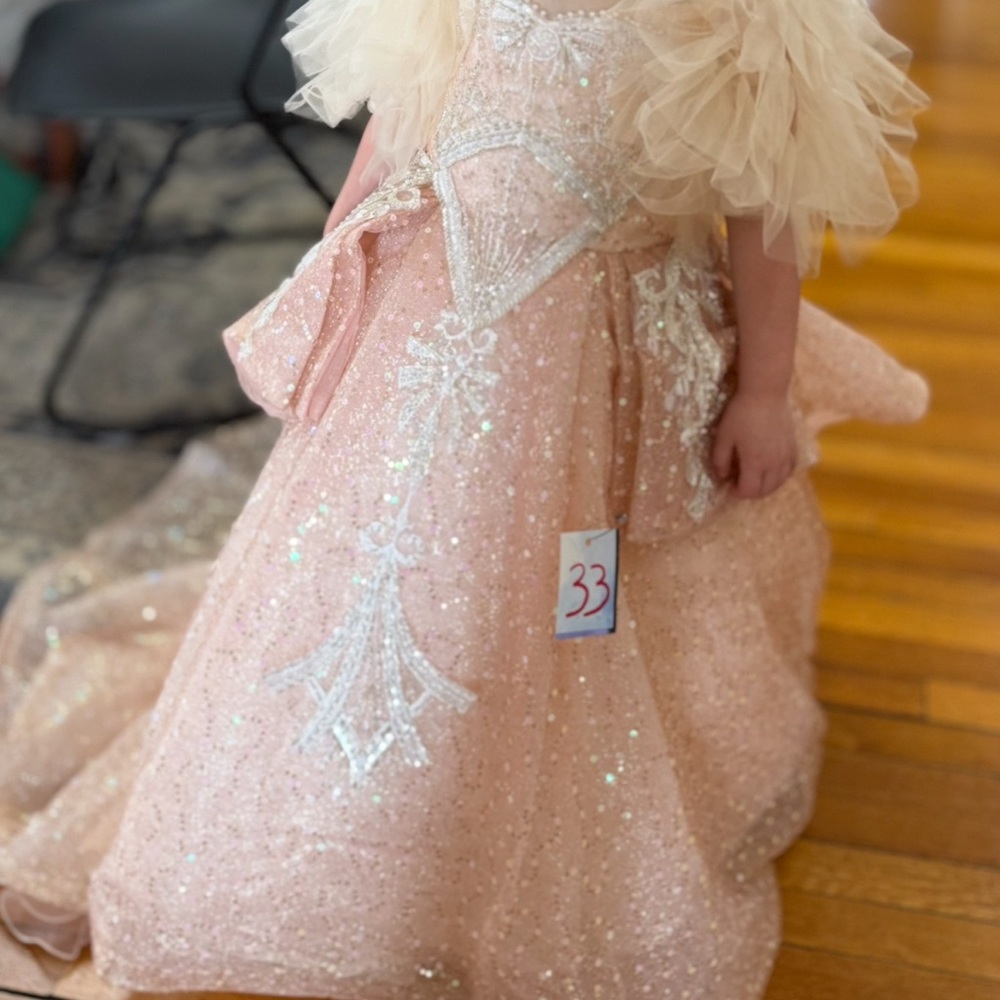 Elegant Pink Sequin Gown with Tulle Sleeves